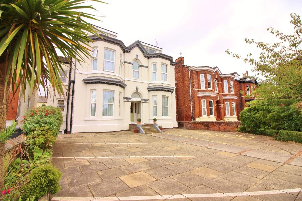 Alexandra Road, Southport, PR9 9 bed detached house £479,950