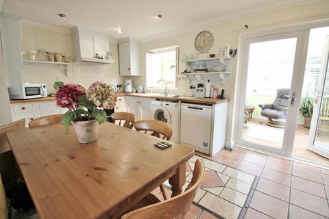 12 Bartons Close, Southport, PR9 8NF