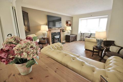 12 Bartons Close, Southport, PR9 8NF