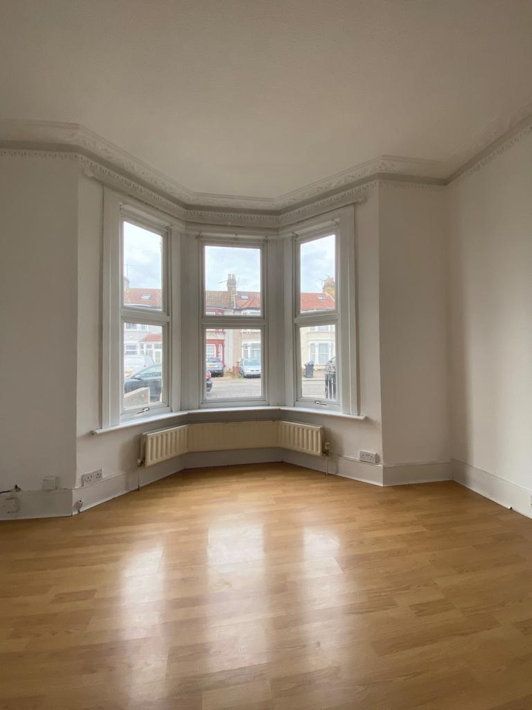 Thorold Rd, Ilford, IG1 4 bed house £1,800 pcm (£415 pw)