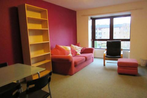 2 bedroom flat to rent, Sienna Gardens, Sciennes, Edinburgh, EH9