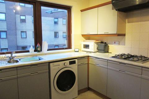 2 bedroom flat to rent, Sienna Gardens, Sciennes, Edinburgh, EH9