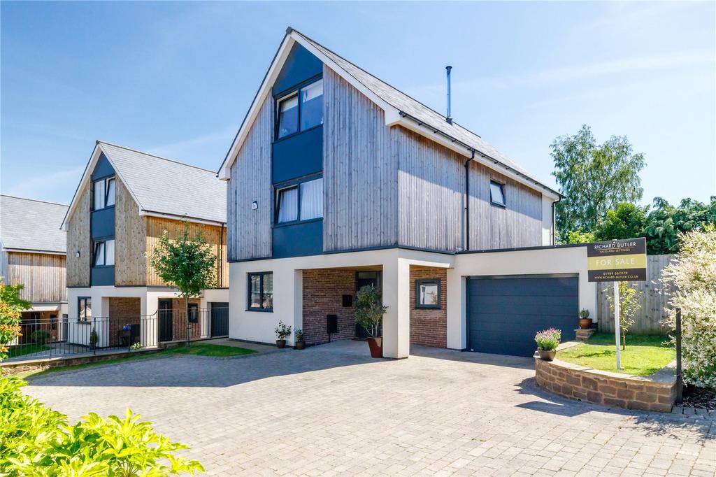 Chapel Meadow, Llangrove, RossonWye, HR9 4 bed detached house £525,000