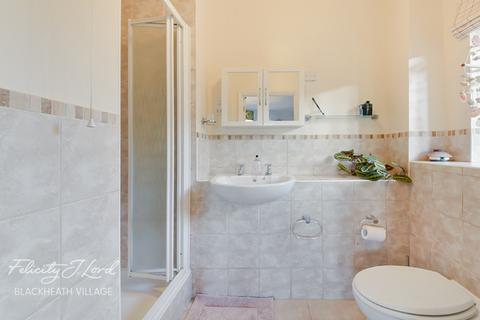 4 Gilbert Close, London, SE18 4PT