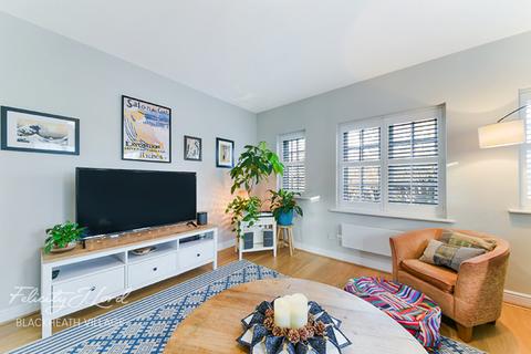 4 Gilbert Close, London, SE18 4PT