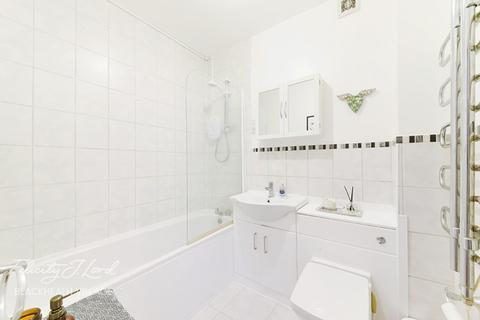 4 Gilbert Close, London, SE18 4PT