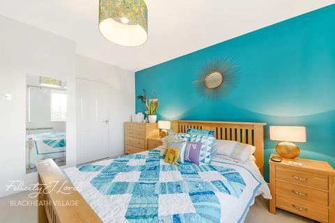 4 Gilbert Close, London, SE18 4PT