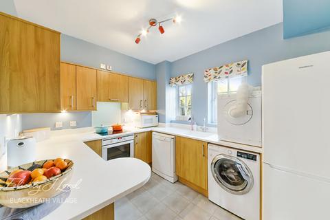 4 Gilbert Close, London, SE18 4PT