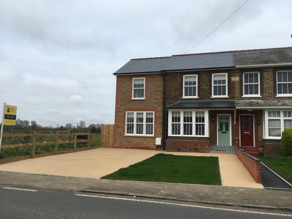 Chelmsford Road, Causeway End, Felsted CM6 3 bed detached house £