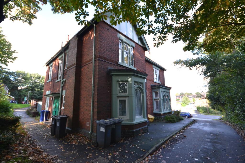 London Road, Chesterton, Newcastle 1 bed apartment £450 pcm (£104 pw)