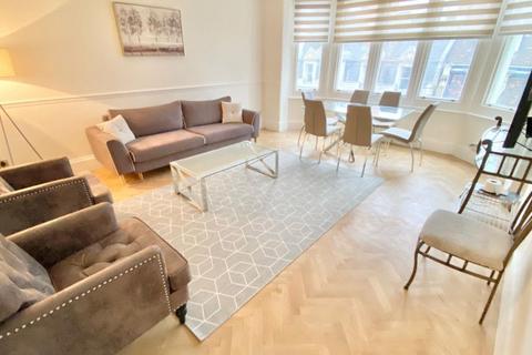 3 bedroom apartment to rent, London W1K
