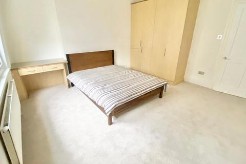 3 bedroom apartment to rent, London W1K