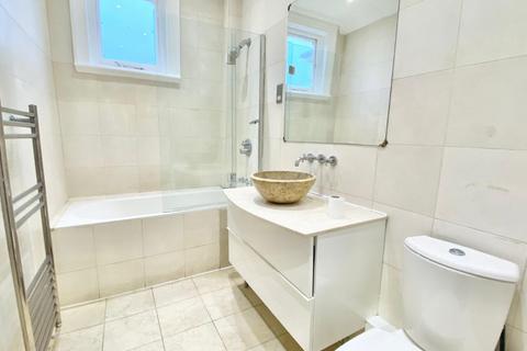 3 bedroom apartment to rent, London W1K