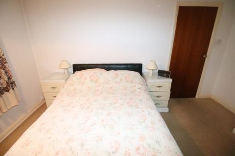 2 bedroom maisonette to rent, Hanworth Road, HOUNSLOW, Greater London, TW3