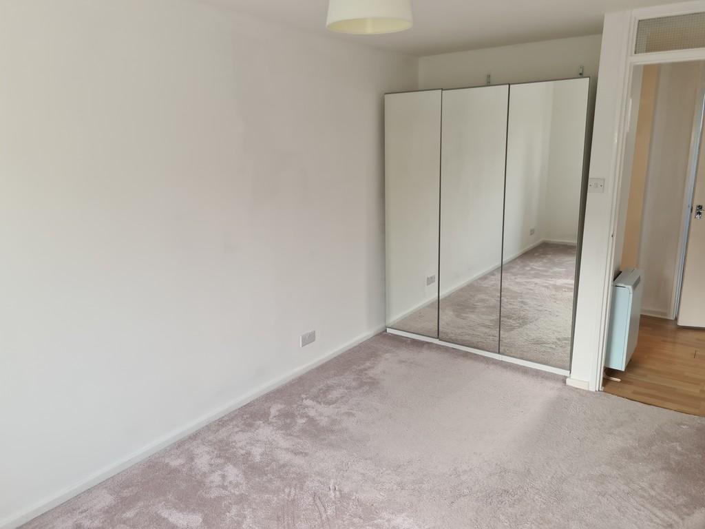 Apartment in Manchester, Whalley Range - View 3