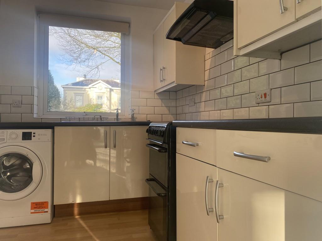 Apartment in Manchester, Whalley Range - View 4