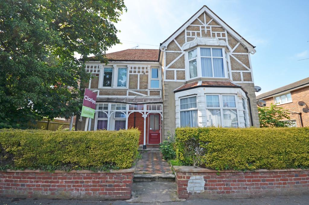 Victoria Drive, Bognor Regis 1 bed apartment £140,000