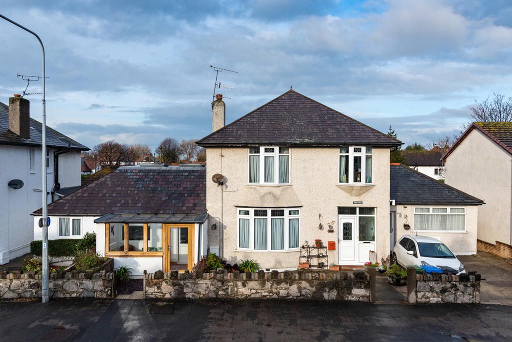 Victoria Road, Prestatyn 4 bed link detached house for sale £260,000