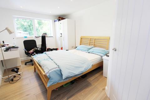 6 bedroom semi-detached house to rent, Harefield Road, Southampton