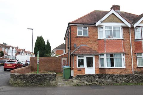 4 bedroom semi-detached house to rent, Blenheim Gardens