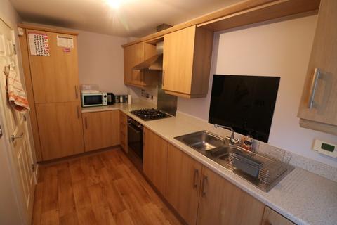 3 bedroom end of terrace house to rent, 38 Woodheys Park