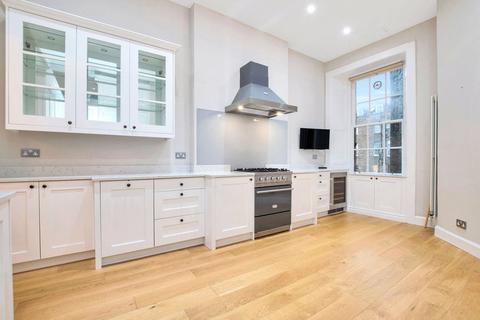 3 bedroom apartment to rent, Forres Street, New Town, Edinburgh