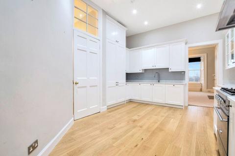 3 bedroom apartment to rent, Forres Street, New Town, Edinburgh