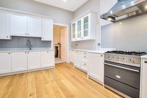 3 bedroom apartment to rent, Forres Street, New Town, Edinburgh