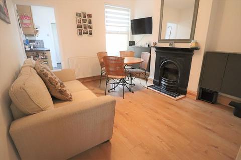16 Avondale Road, Lowestoft, NR32 2HX