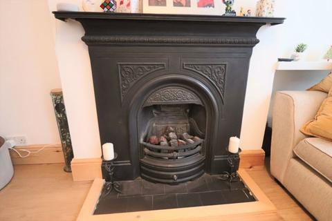 16 Avondale Road, Lowestoft, NR32 2HX