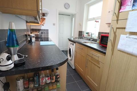 16 Avondale Road, Lowestoft, NR32 2HX