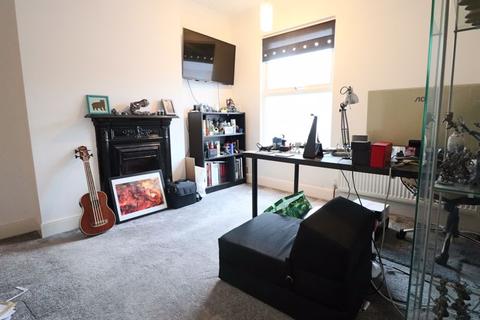 16 Avondale Road, Lowestoft, NR32 2HX