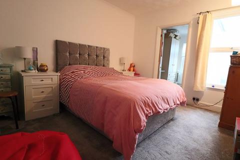 16 Avondale Road, Lowestoft, NR32 2HX