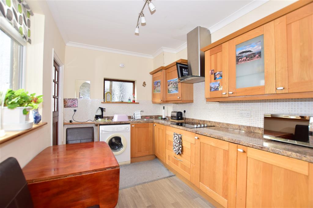 Kitchen/ Breakfast Room