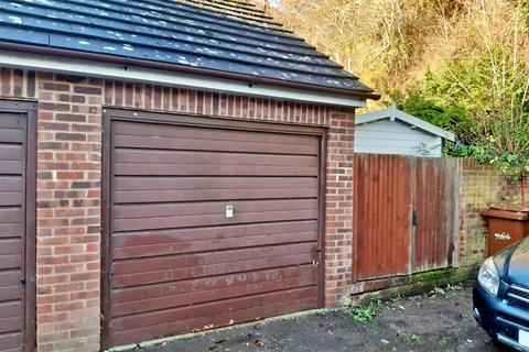 24 Brissenden Close, Upnor, Rochester, ME2 4XW