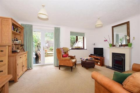 24 Brissenden Close, Upnor, Rochester, ME2 4XW