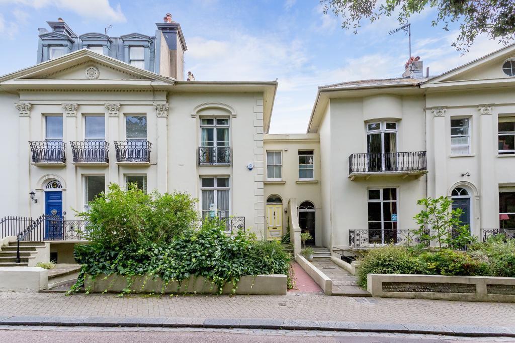 Hanover Crescent, Brighton, East Sussex, BN2 9SB 1 bed flat £800 pcm