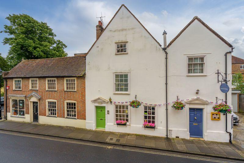 Guildhall Street, Chichester 1 bed flat for sale £219,000