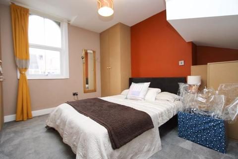 77 Strode Road, Clevedon, BS21 6QE
