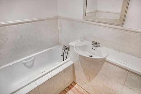 Flat 2, Delancey Court Wimblehurst Road, Horsham, RH12 2DU