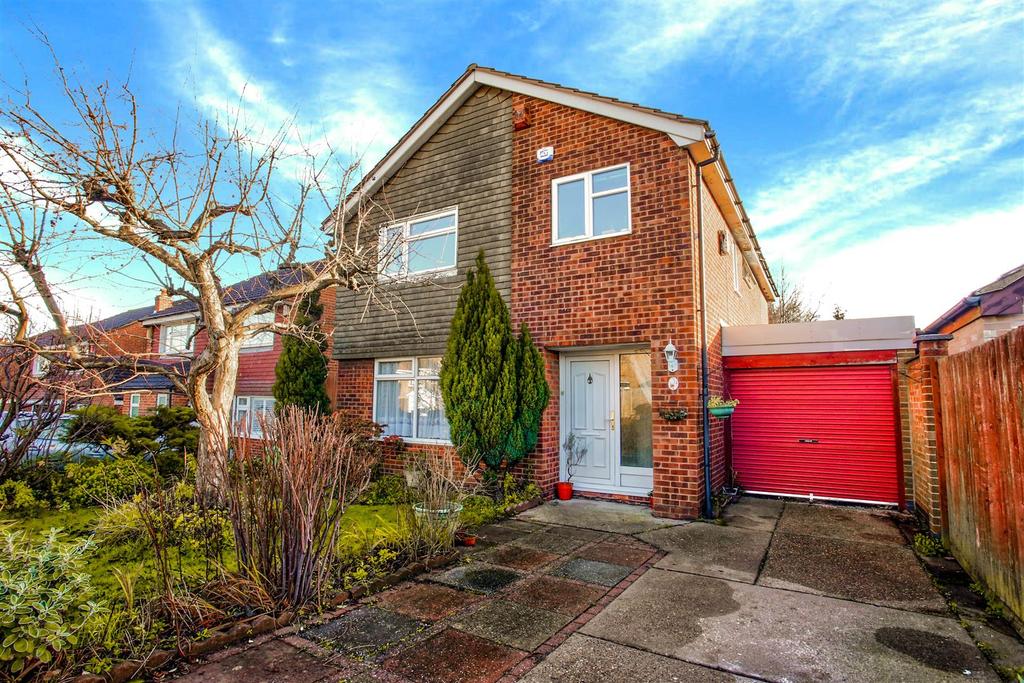 Irwin Drive, Hempshill Vale, Nottinghamshire NG6 4 bed detached house