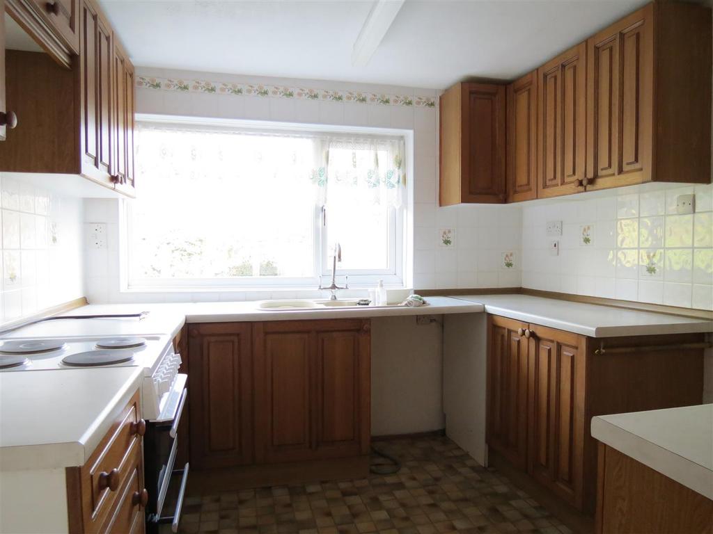 Kitchen: