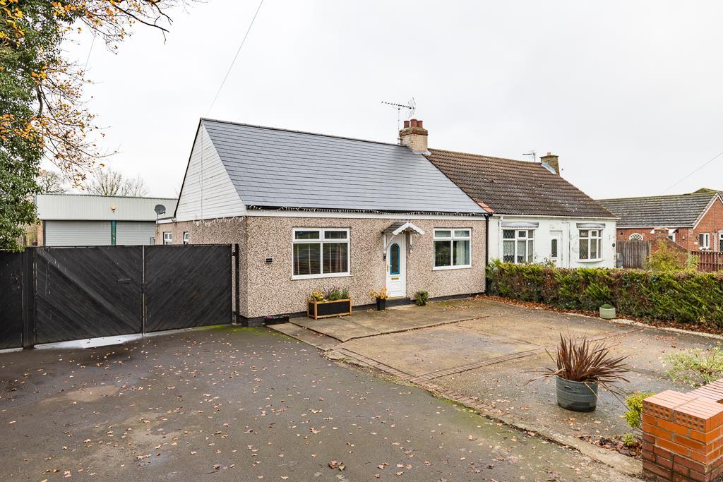 Burringham Road, Scunthorpe 3 bed semidetached bungalow £244,950