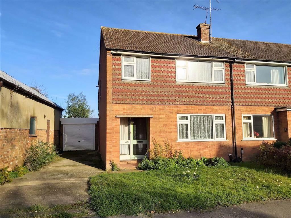 Kentwood Close, Tilehurst, Reading 3 bed semidetached house £315,000