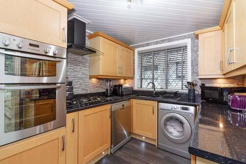 16 Bramber Close, Sompting, Lancing, BN15 0JA