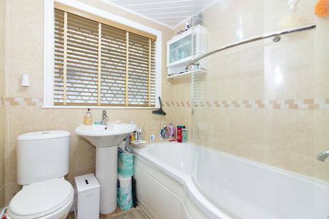 16 Bramber Close, Sompting, Lancing, BN15 0JA