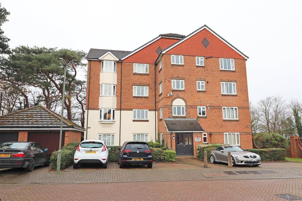 St. Annes Way, Redhill 1 bed flat £235,000