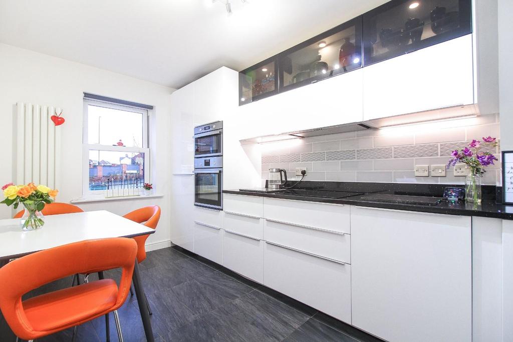 Renaissance Point, North Shields 3 bed end of terrace house £225,000