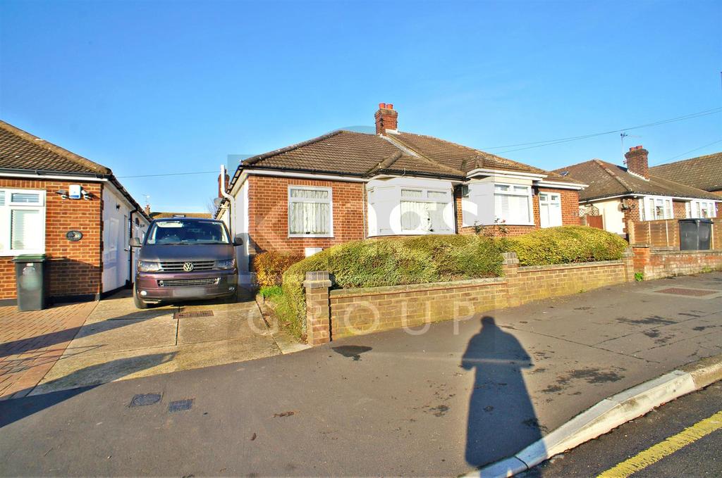 Monkswood Avenue, Waltham Abbey 2 bed semidetached bungalow £425,000
