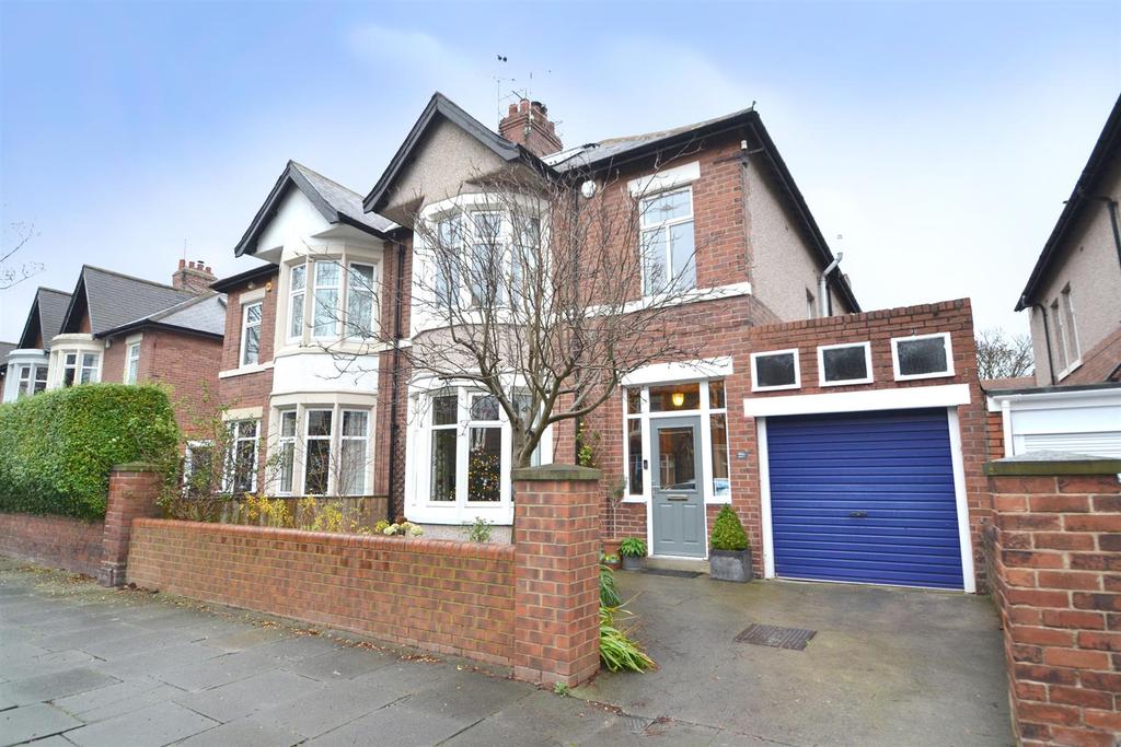 Grosvenor Drive, Whitley Bay 4 bed semidetached house £450,000